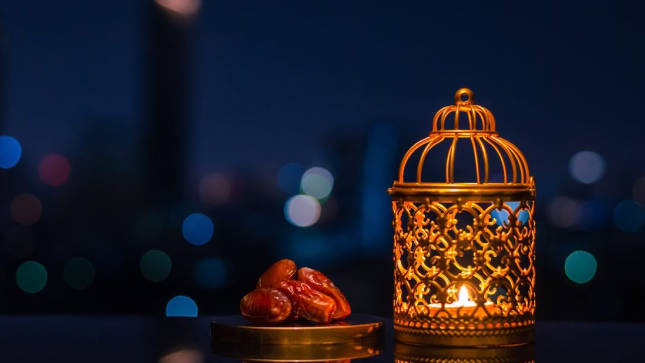 Suhoor' & 'Iftar' – When Do Muslims Begin and Break the Fast During  Ramadan? | The Review of Religions