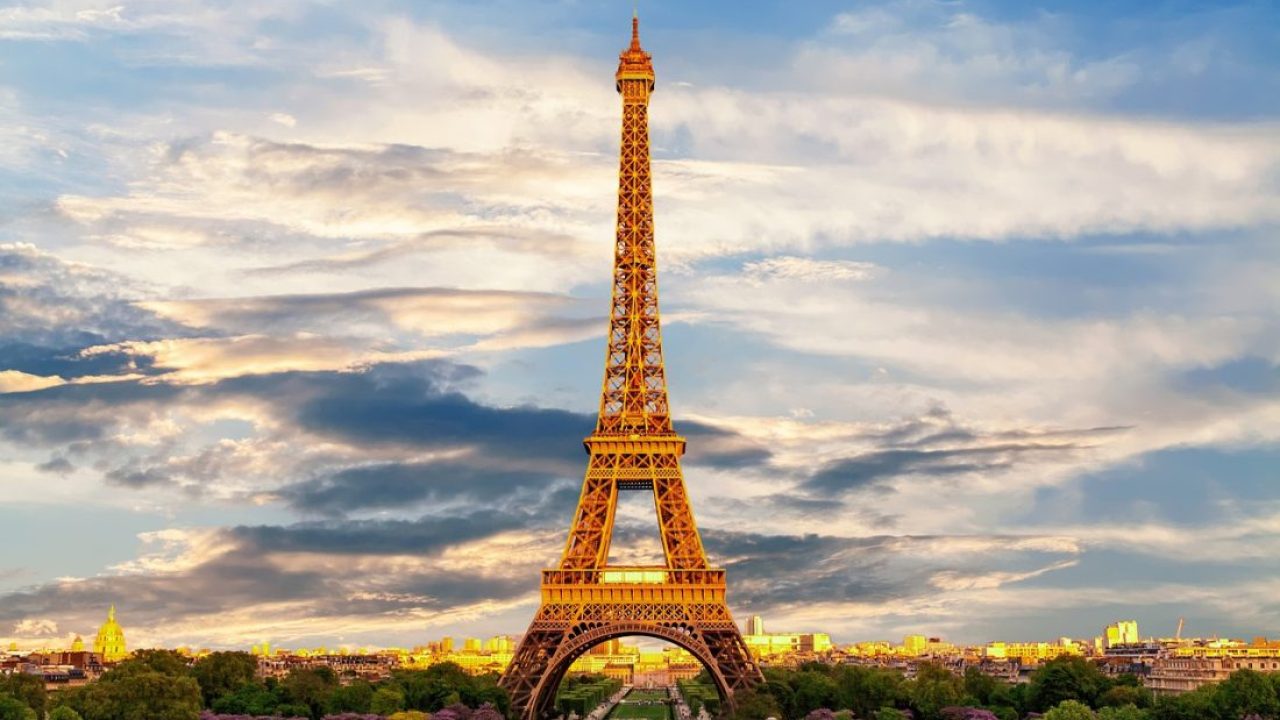 How Tall is the Eiffel Tower? (Plus 5 Facts to Know)