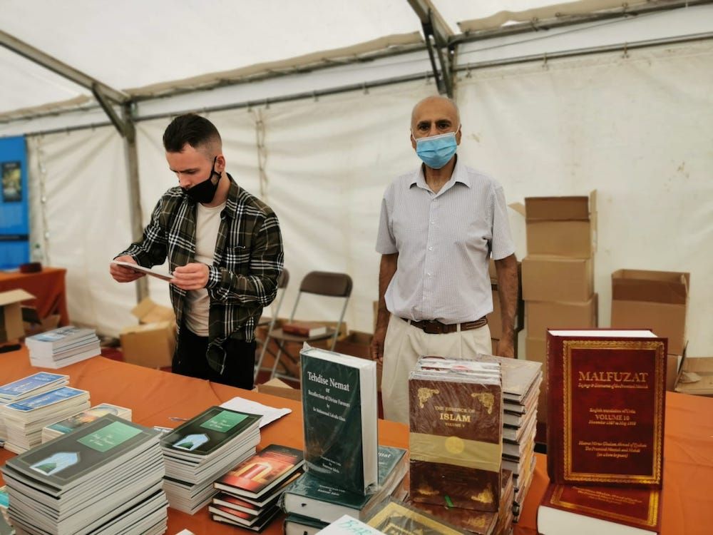 People of Jalsa: Bookshop Professor?